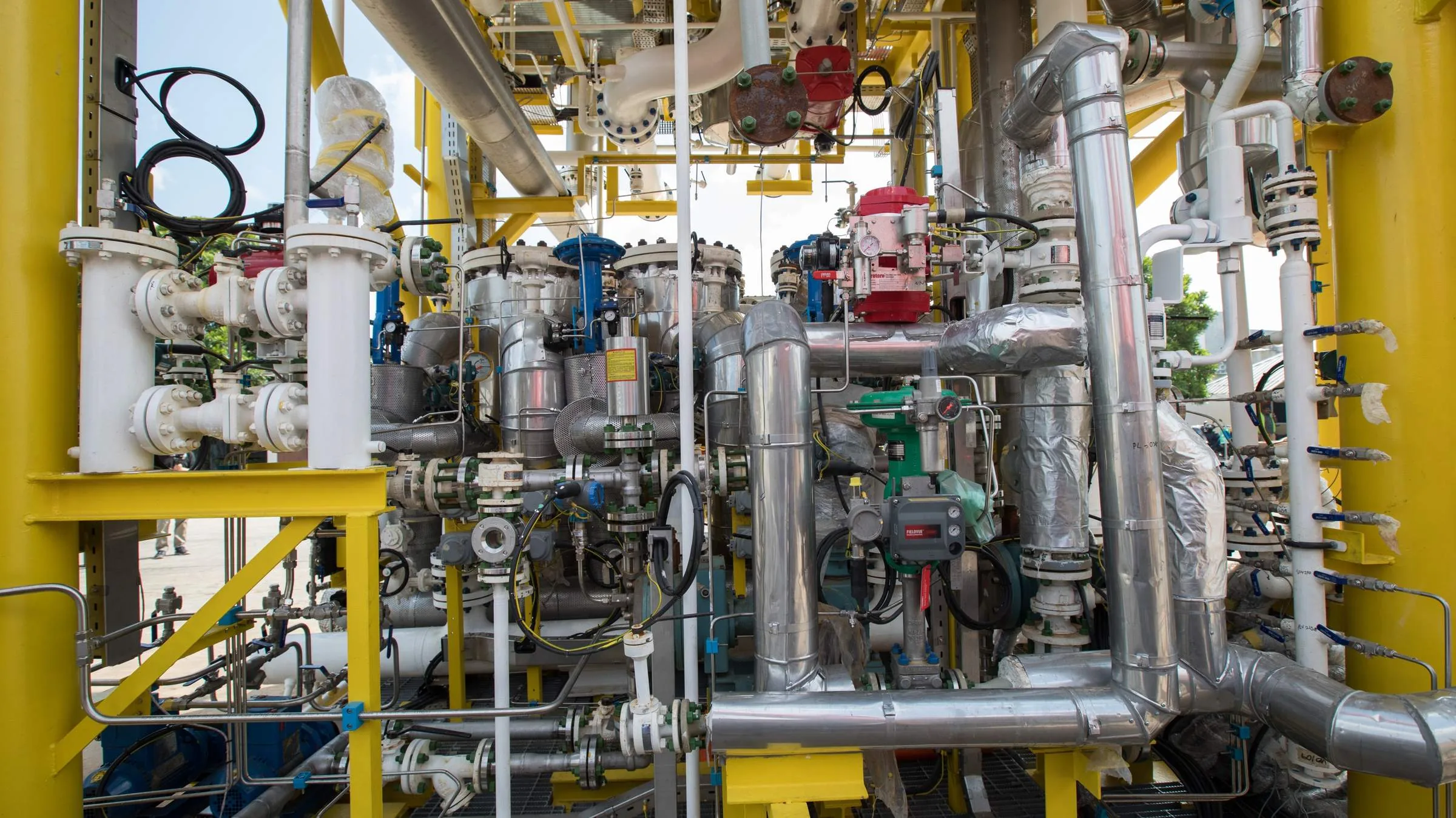 Valves, instruments and piping inside the Enhanced LP-CRS module frame